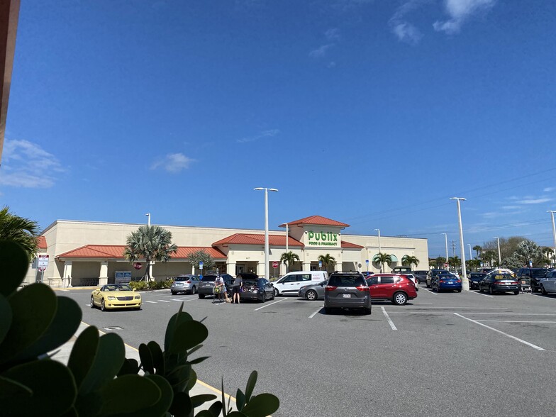 2005-2067 N Atlantic Ave, Cocoa Beach, FL for lease - Building Photo - Image 1 of 7