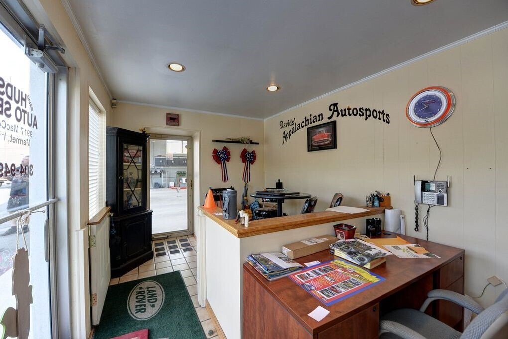 9917 Maccorkle Ave, Charleston, WV for sale Interior Photo- Image 1 of 8