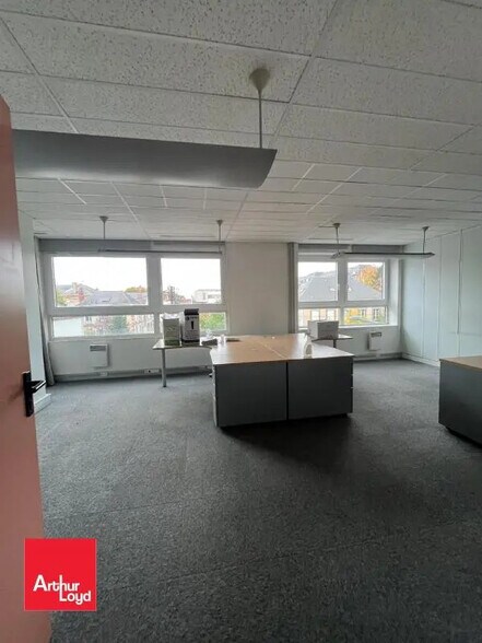 Office in Chartres for lease - Interior Photo - Image 2 of 4
