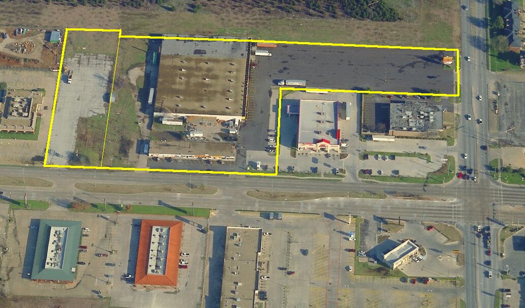 2422 S Carrier Pkwy, Grand Prairie, TX 75051