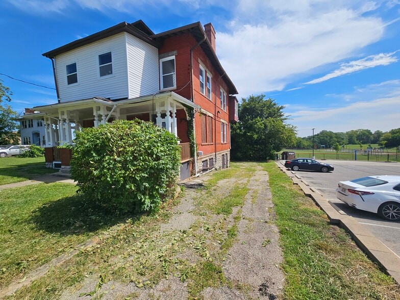 3636 Reading Rd, Cincinnati, OH for sale - Building Photo - Image 2 of 16