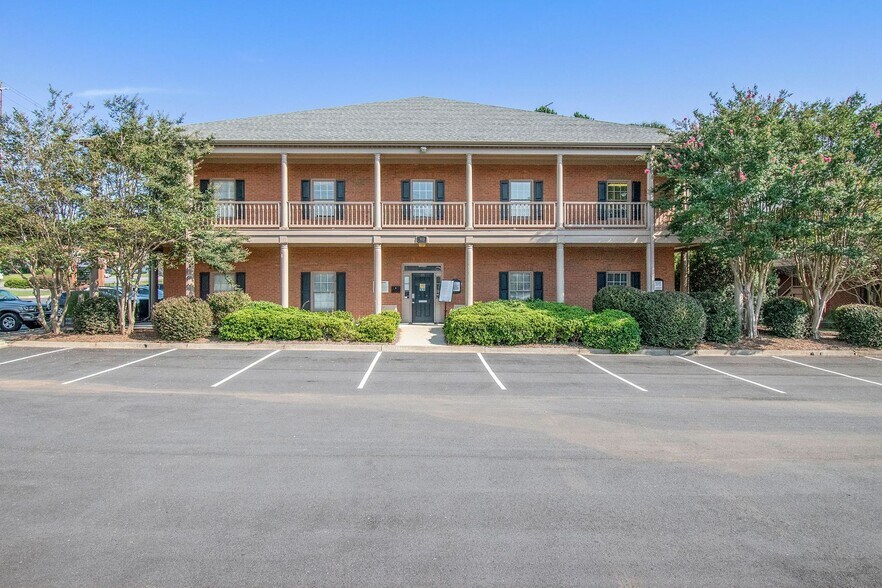 3113 Roswell Rd, Marietta, GA 30062