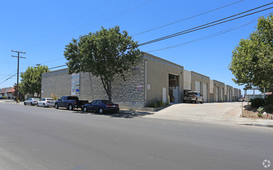 26911-26921 Ruether Ave, Santa Clarita, CA for lease - Building Photo - Image 3 of 4