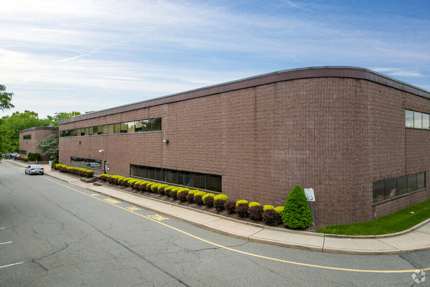 21-25 Riverside Dr, Pine Brook, NJ for lease - Building Photo - Image 2 of 3