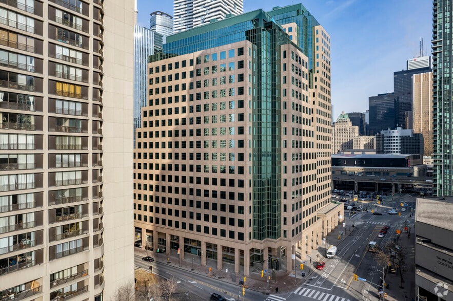 10 Bay St, Toronto, ON for lease - Building Photo - Image 3 of 5