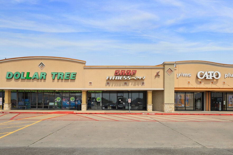 1800 N Velasco St, Angleton, TX for lease - Building Photo - Image 2 of 9