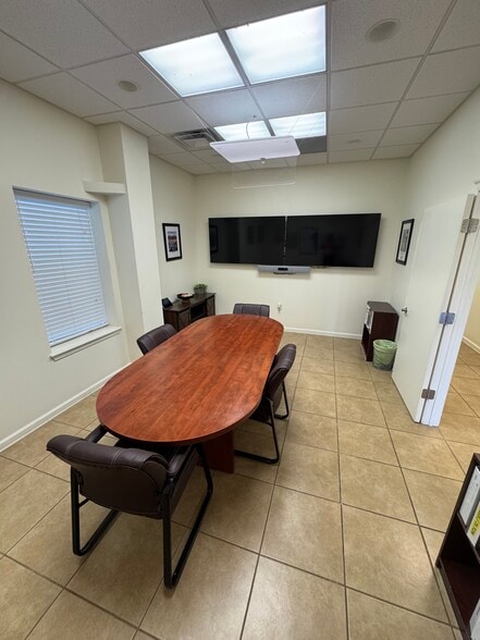 5 Production Dr, Little Rock, AR for lease - Building Photo - Image 3 of 6