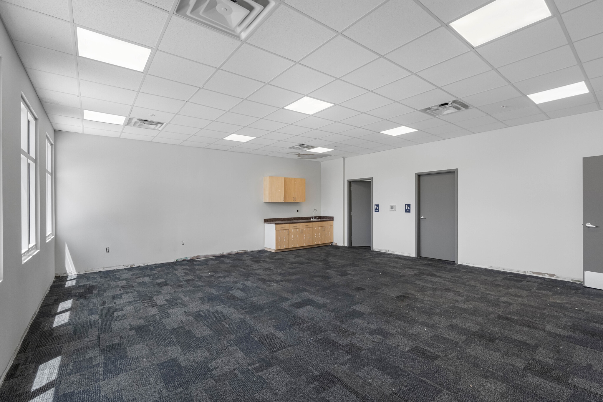 13901 Sheldon Rd, Tampa, FL for lease Building Photo- Image 1 of 4