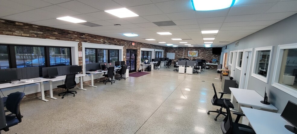 365-367 N Bennett St, Southern Pines, NC for lease - Building Photo - Image 2 of 19