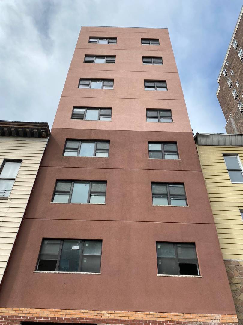 19 E 204th St, Bronx, NY for sale Primary Photo- Image 1 of 1