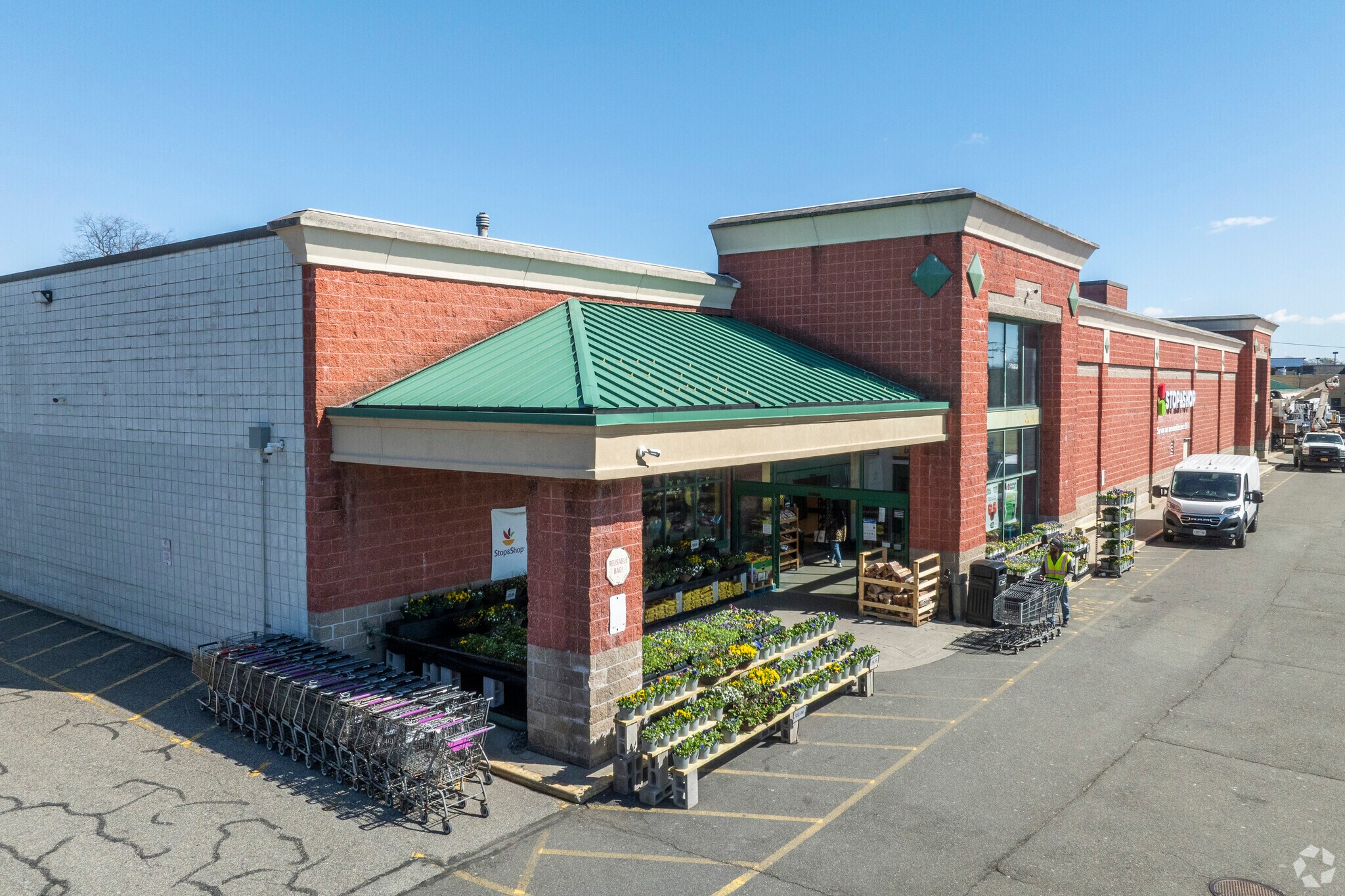 575 W Montauk Hwy, West Babylon, NY for sale Primary Photo- Image 1 of 1