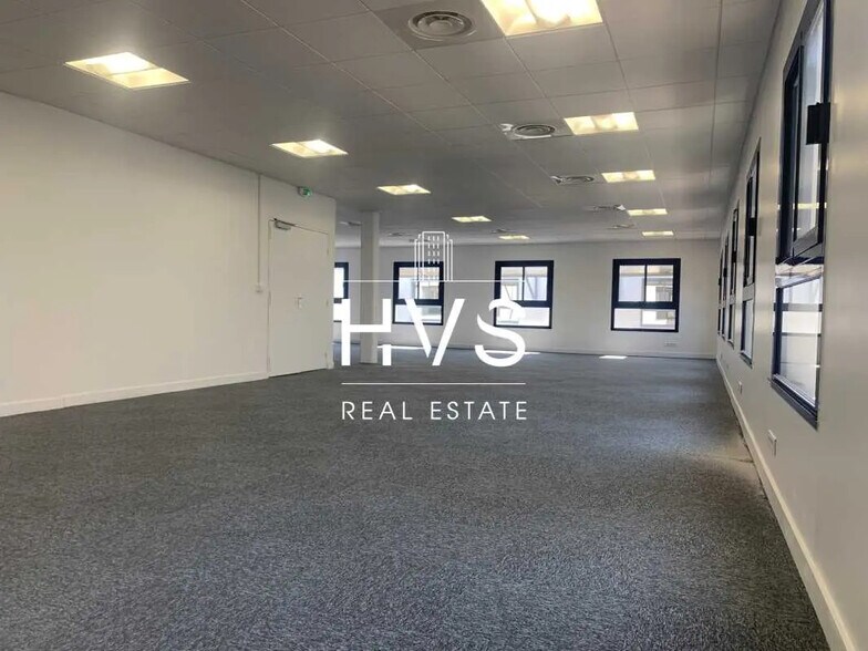 Office in Aix-en-Provence for lease - Interior Photo - Image 2 of 5