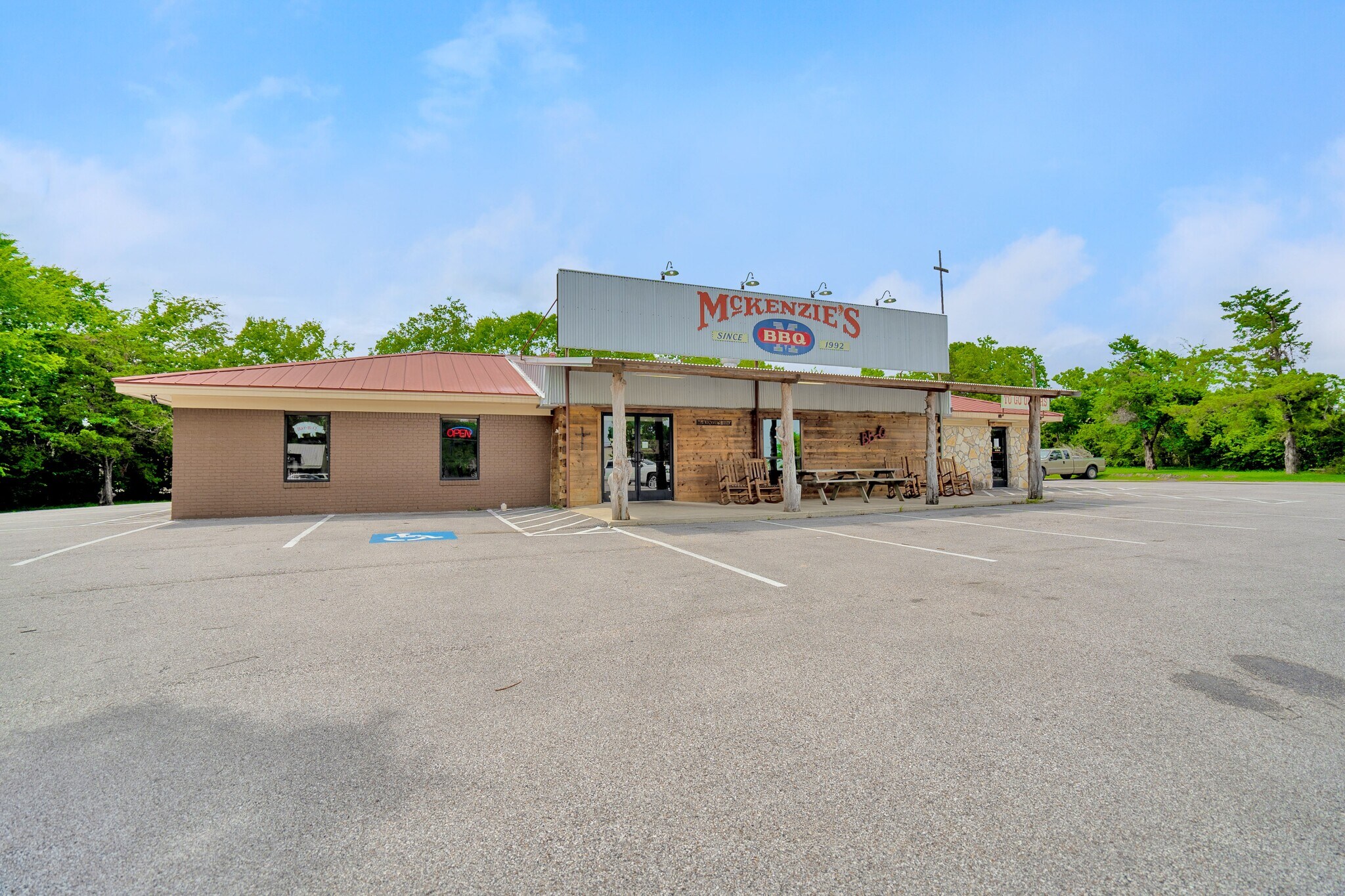 1711 E Main St, Madisonville, TX for sale Primary Photo- Image 1 of 1