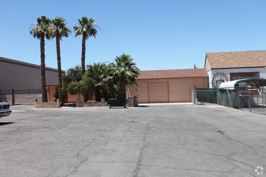 245 Elliott Rd, Henderson, NV for lease - Building Photo - Image 2 of 2