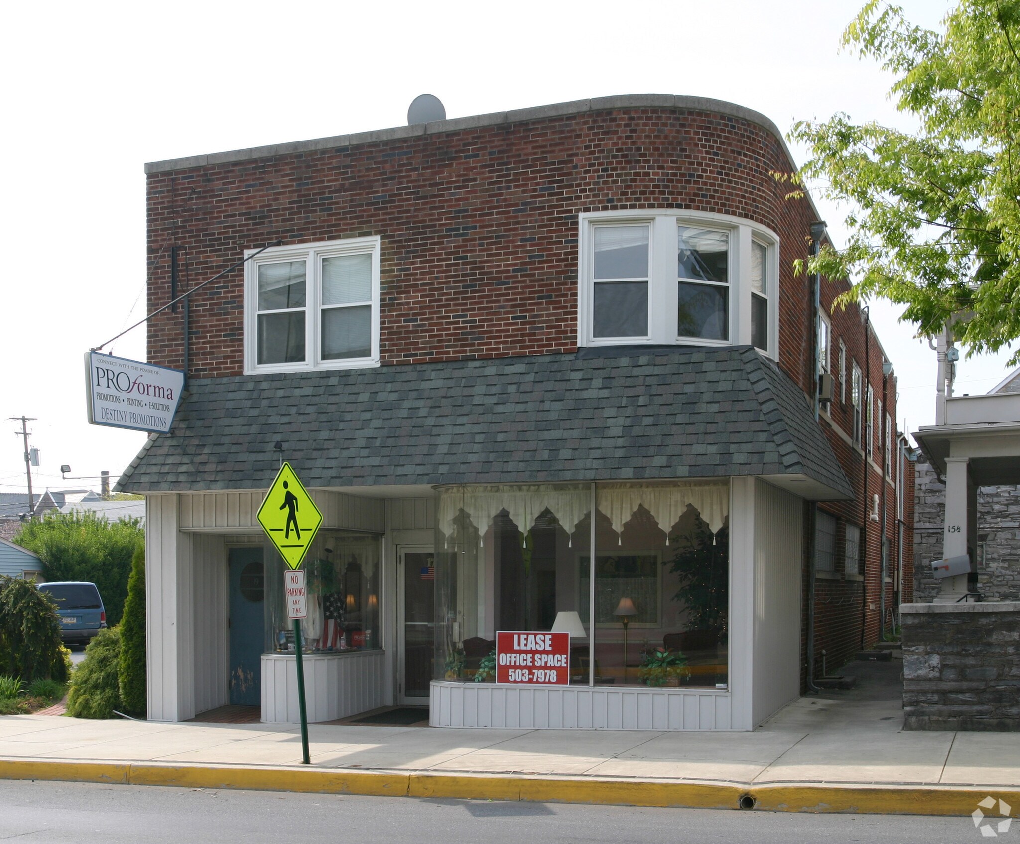17 E Main St, Hummelstown, PA for sale Primary Photo- Image 1 of 1