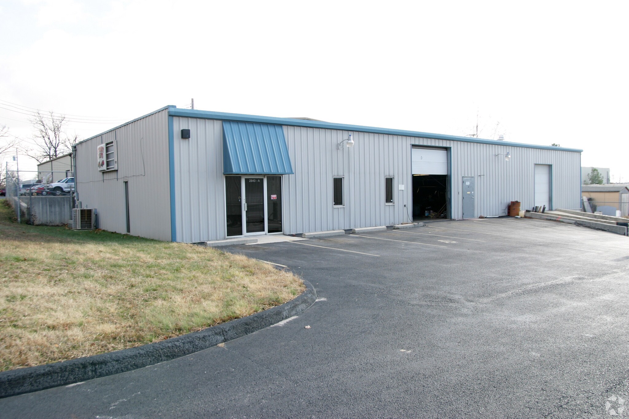 2840 E Pythian St, Springfield, MO for sale Primary Photo- Image 1 of 1