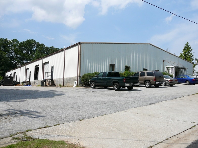 2584 Jeremiah Industrial Ct, Conyers, GA for sale - Building Photo - Image 2 of 3