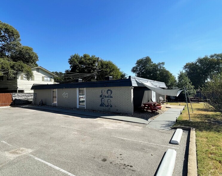 6500 Manor Rd, Austin, TX 78723