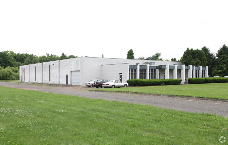 10 Thompson Rd, East Windsor, CT for sale - Primary Photo - Image 1 of 1