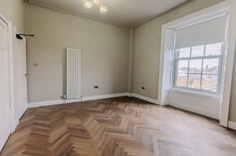 21 Wellington Sq, Ayr for lease Interior Photo- Image 1 of 1