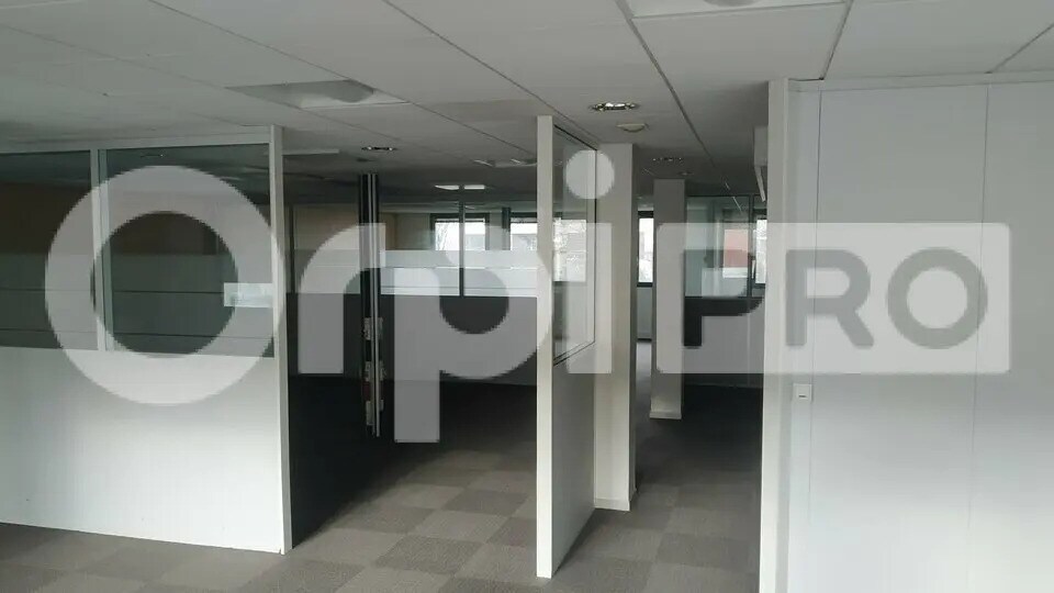 Office in Reims for lease - Interior Photo - Image 3 of 6