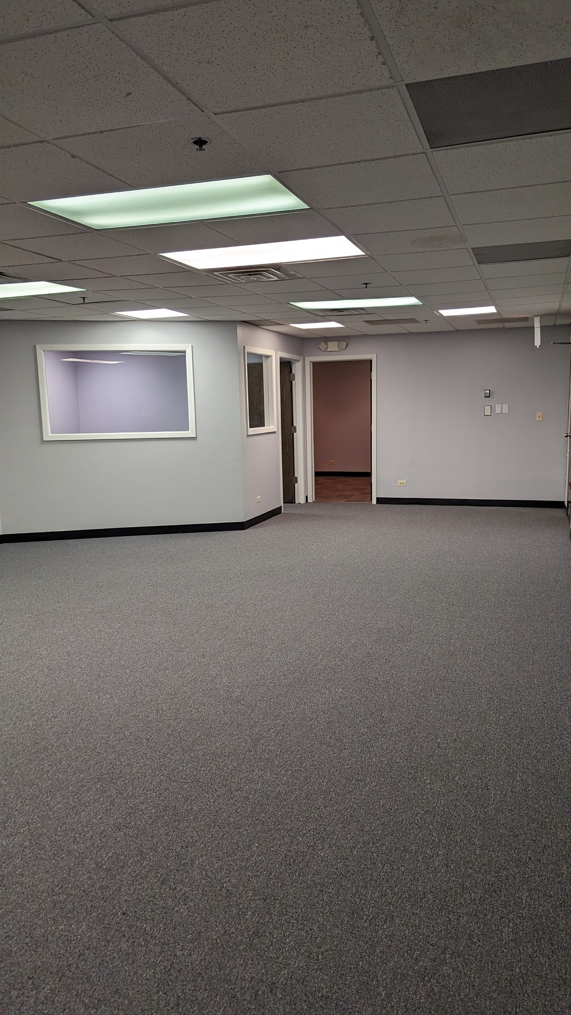 533 W North Ave, Elmhurst, IL for lease Interior Photo- Image 1 of 3