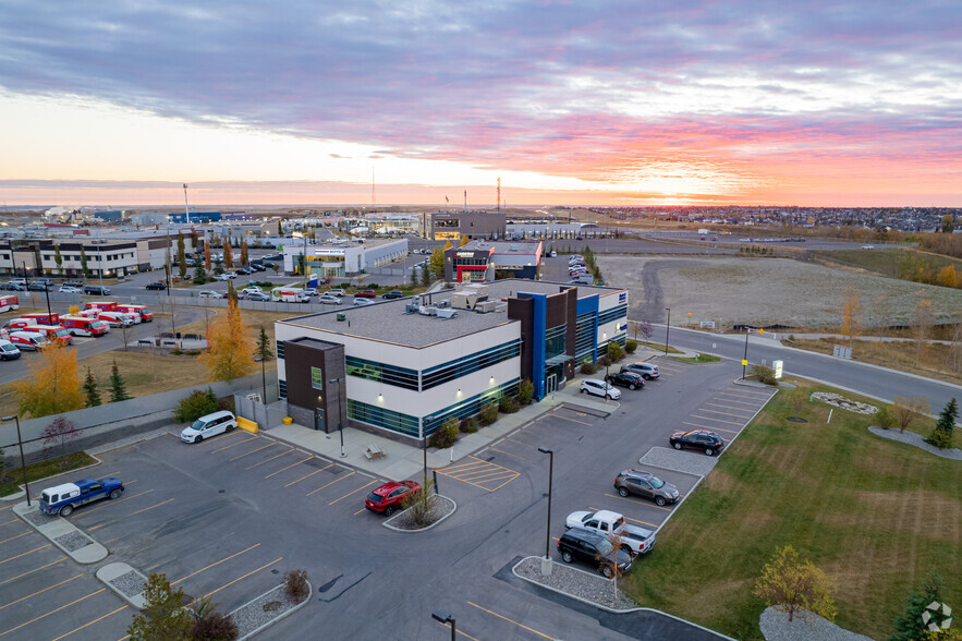 32 Royal Vista Dr NW, Calgary, AB for lease - Aerial - Image 2 of 5