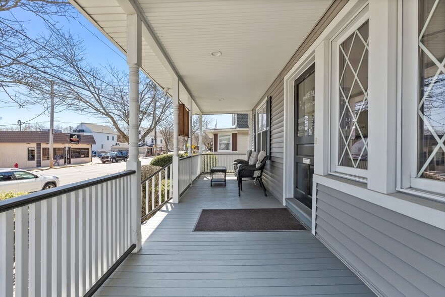 327 Central St, Saugus, MA for sale - Building Photo - Image 3 of 43