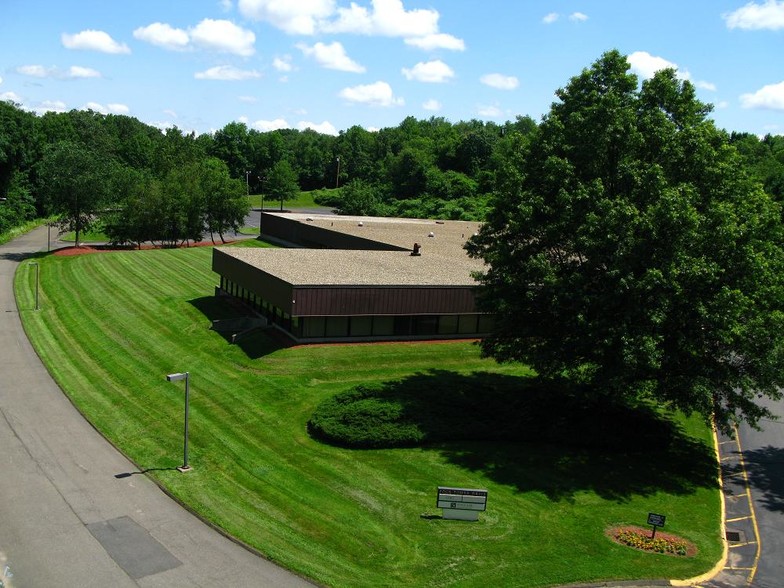 4 Tower Dr, Wallingford, CT for lease - Building Photo - Image 1 of 1