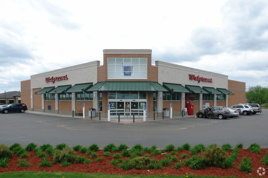 18201-18229 Carson Ct, Elk River, MN for lease - Primary Photo - Image 3 of 5