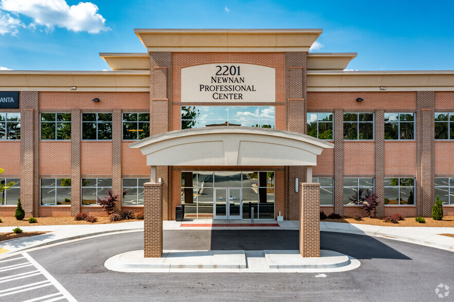 2201 Newnan Crossing Blvd, Newnan, GA for lease - Building Photo - Image 3 of 5