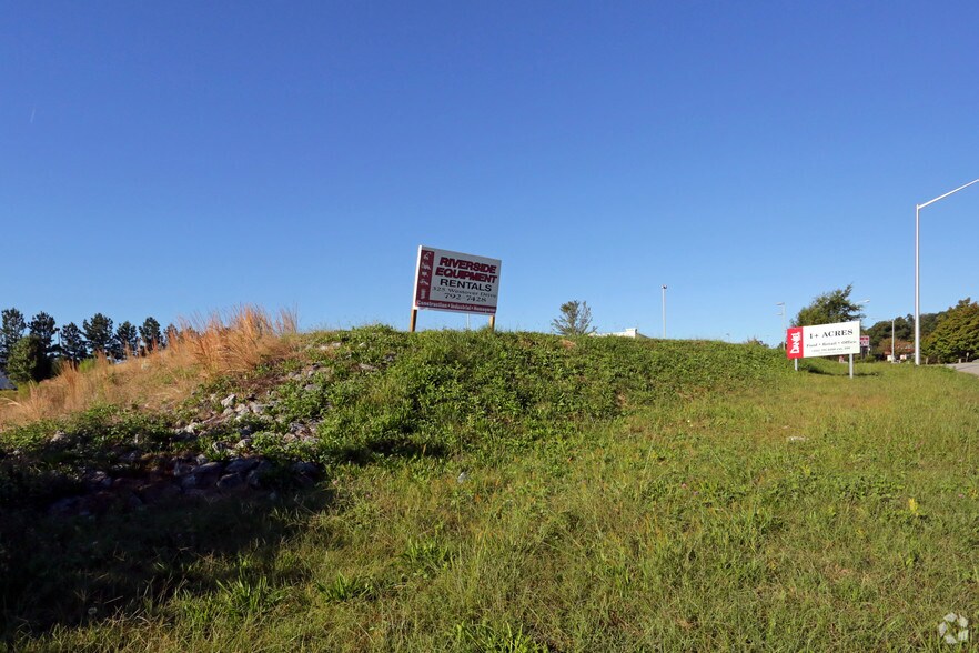 Lowes Dr, Danville, VA for sale - Building Photo - Image 1 of 7