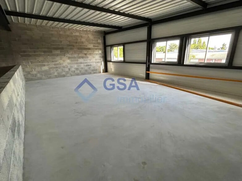 Flex in Pringy for lease - Building Photo - Image 3 of 5