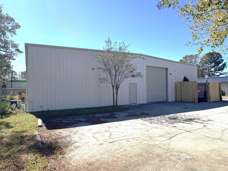 3209 Industry Dr, Charleston, SC for lease - Building Photo - Image 1 of 28