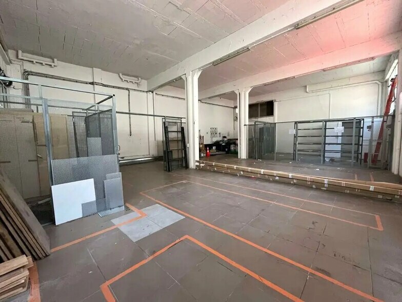 Industrial in Nice for lease - Interior Photo - Image 3 of 12