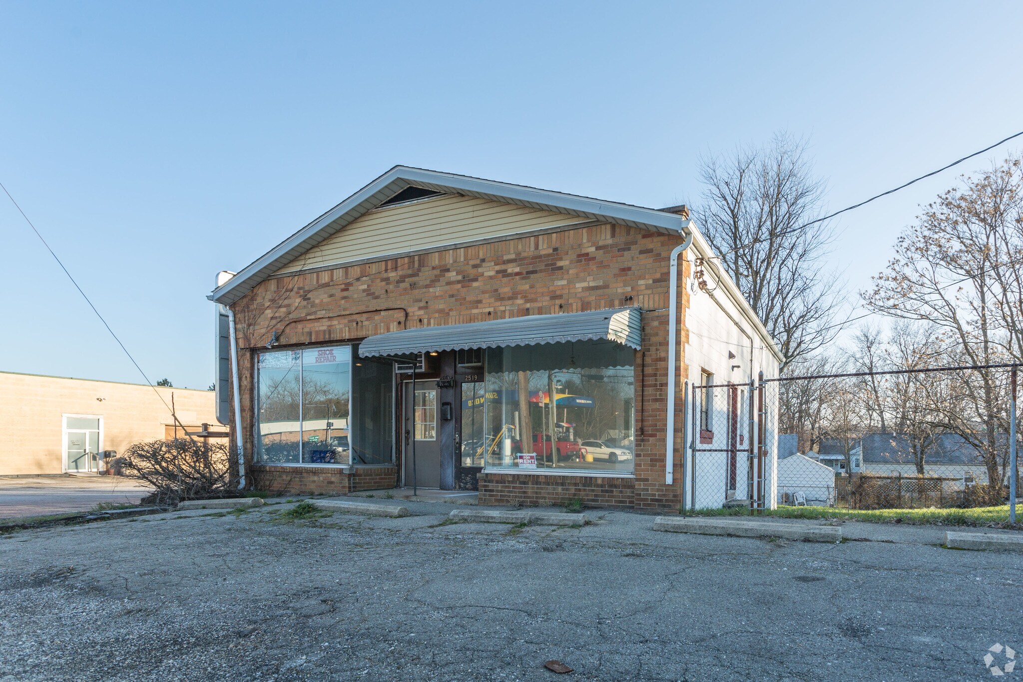 2517-2519 Mogadore Rd, Akron, OH for sale Primary Photo- Image 1 of 1