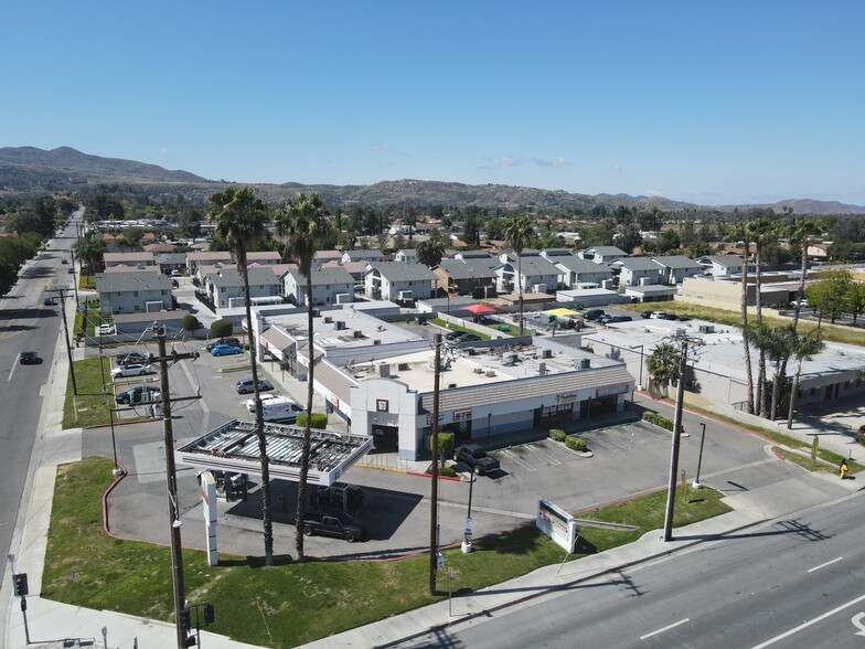 41995 Florida Ave, Hemet, CA for lease - Building Photo - Image 1 of 10