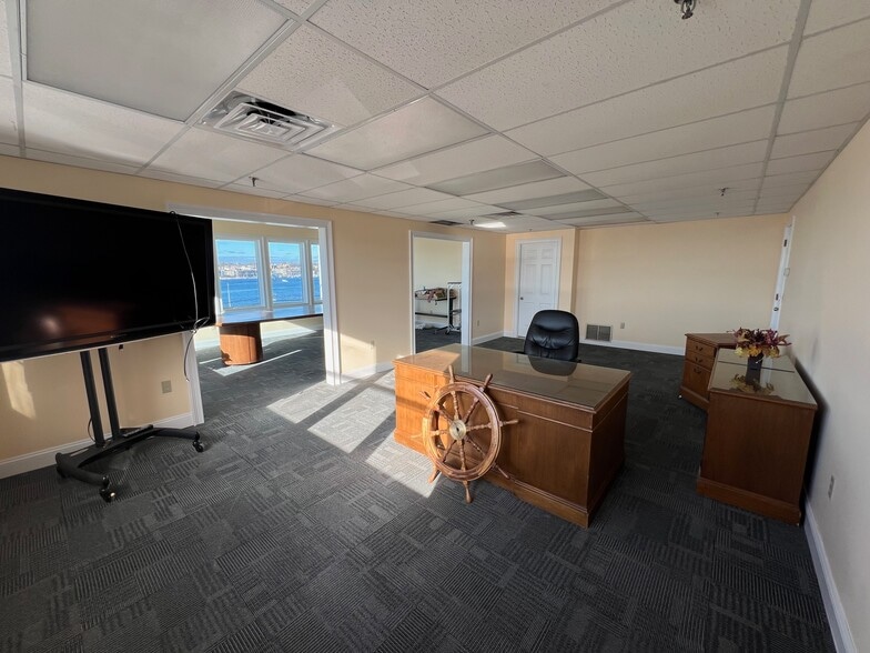 402-404 Thames St, Groton, CT for lease - Building Photo - Image 2 of 24