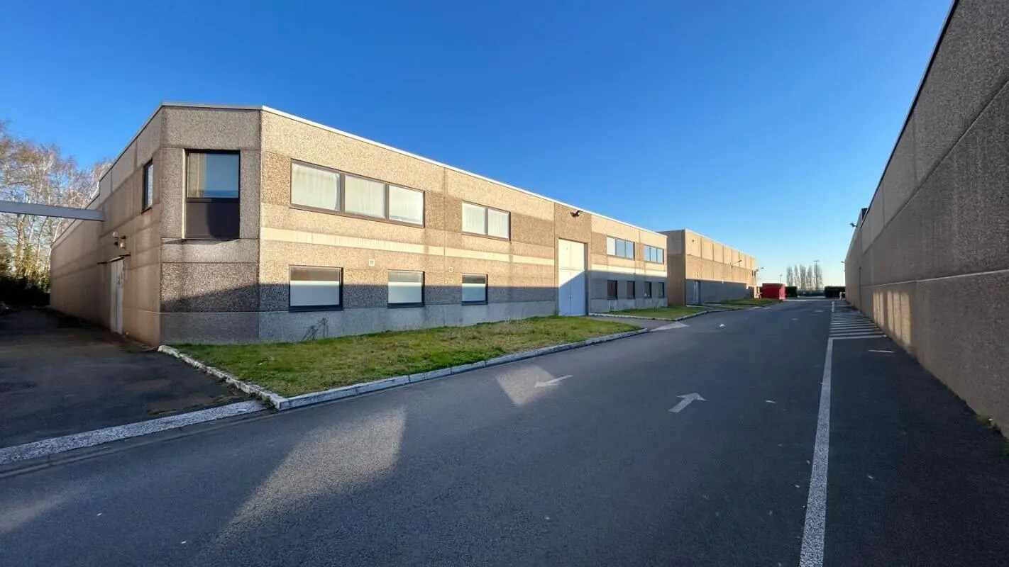 Office in Saint-André-lez-Lille for lease Building Photo- Image 1 of 10