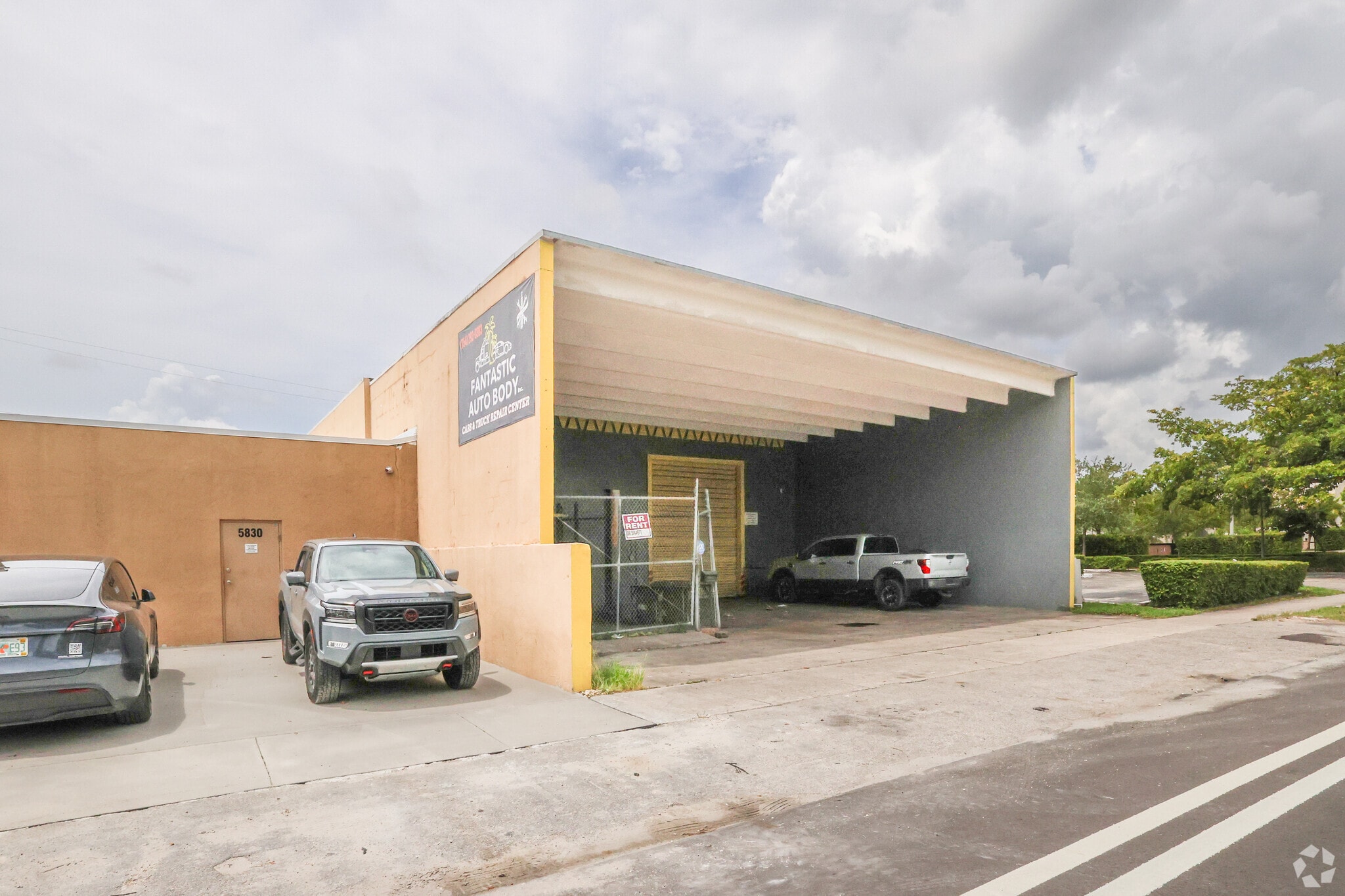 5832 Washington St, Hollywood, FL for sale Primary Photo- Image 1 of 62