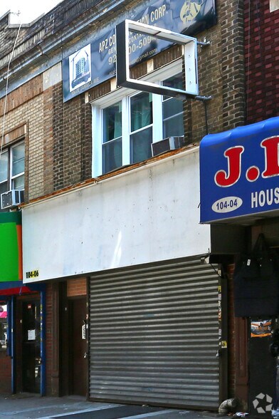 104-06 Jamaica Ave, Richmond Hill, NY for sale - Primary Photo - Image 1 of 1