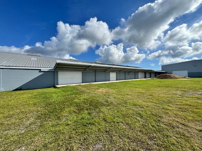 12925 N 49th St, Clearwater, FL for lease - Building Photo - Image 3 of 17