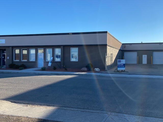 1331 Hamilton St, Regina, SK for lease - Building Photo - Image 2 of 3