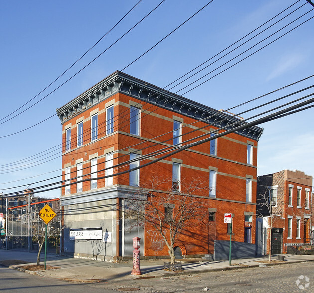 442 Van Brunt St, Brooklyn, NY for sale - Primary Photo - Image 1 of 1