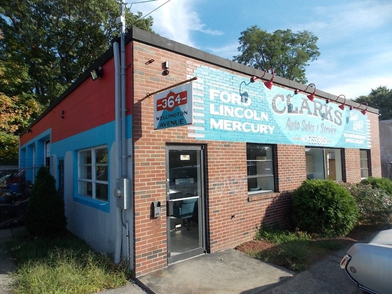 364 Wellington Ave, Cranston, RI for sale - Building Photo - Image 1 of 1