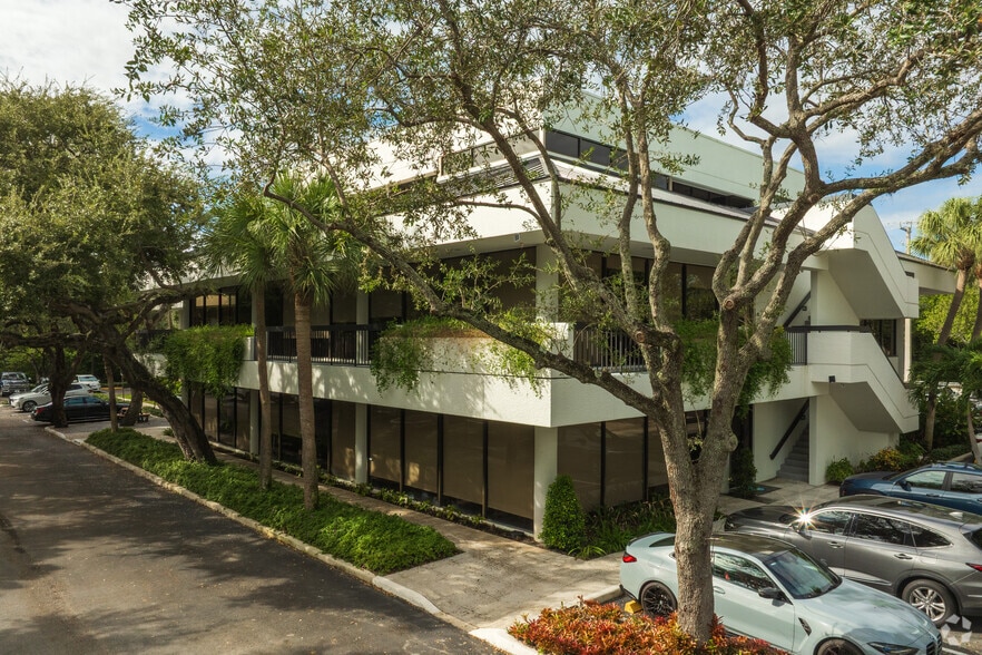 11000 Prosperity Farms Rd, Palm Beach Gardens, FL for lease - Building Photo - Image 3 of 5