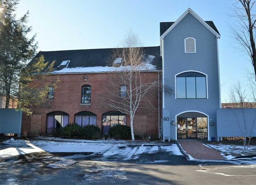 1647 Cranston St, Cranston, RI for sale - Building Photo - Image 1 of 1