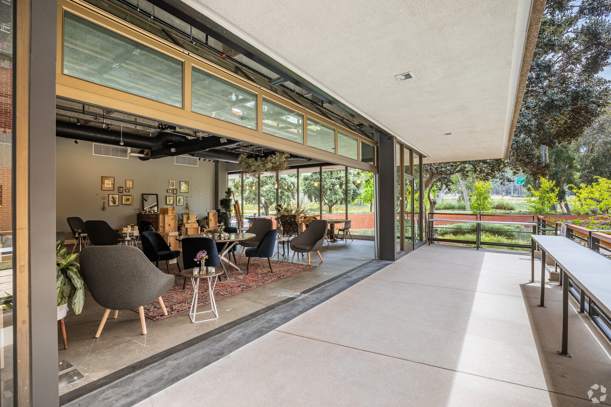 350 Camino De La Reina, San Diego, CA 92108 AMP&RSAND