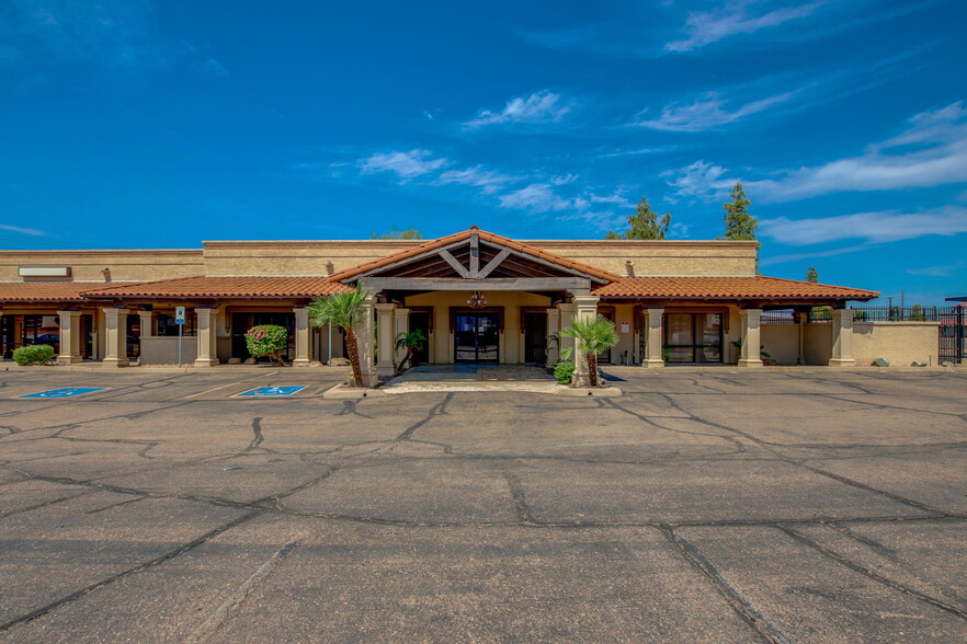 260 N Gilbert Rd, Mesa, AZ for lease - Building Photo - Image 3 of 8