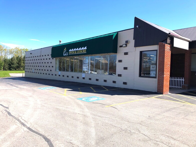 610 N Greece Rd, Rochester, NY for lease - Building Photo - Image 1 of 11